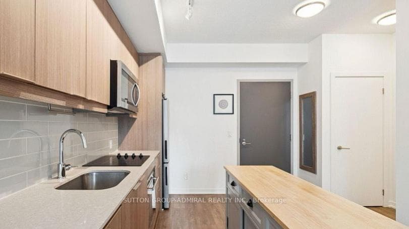 32 Forest Manor Road Unit 406 photo 18