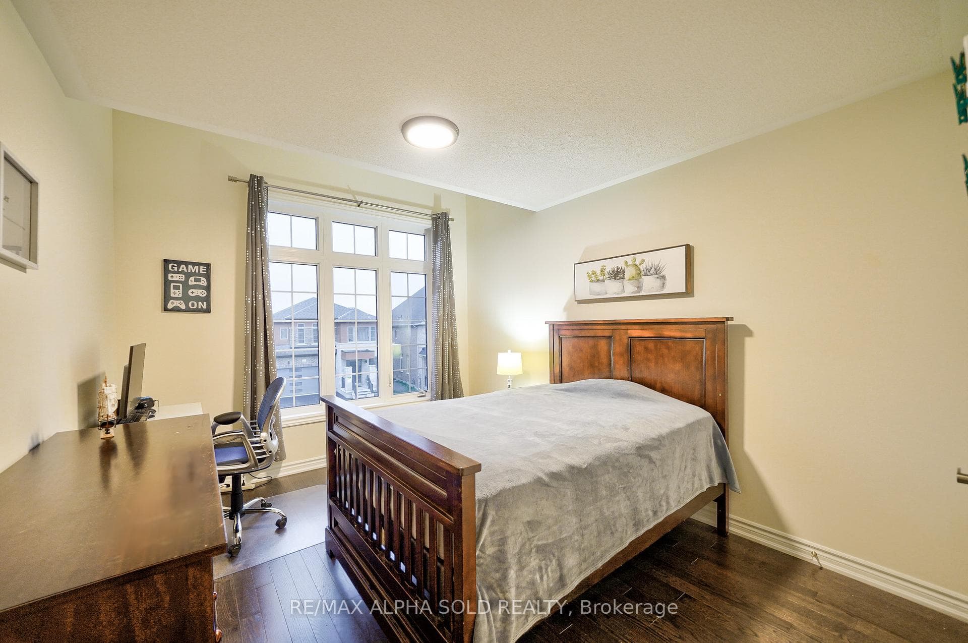 96 Kentledge Avenue photo 34
