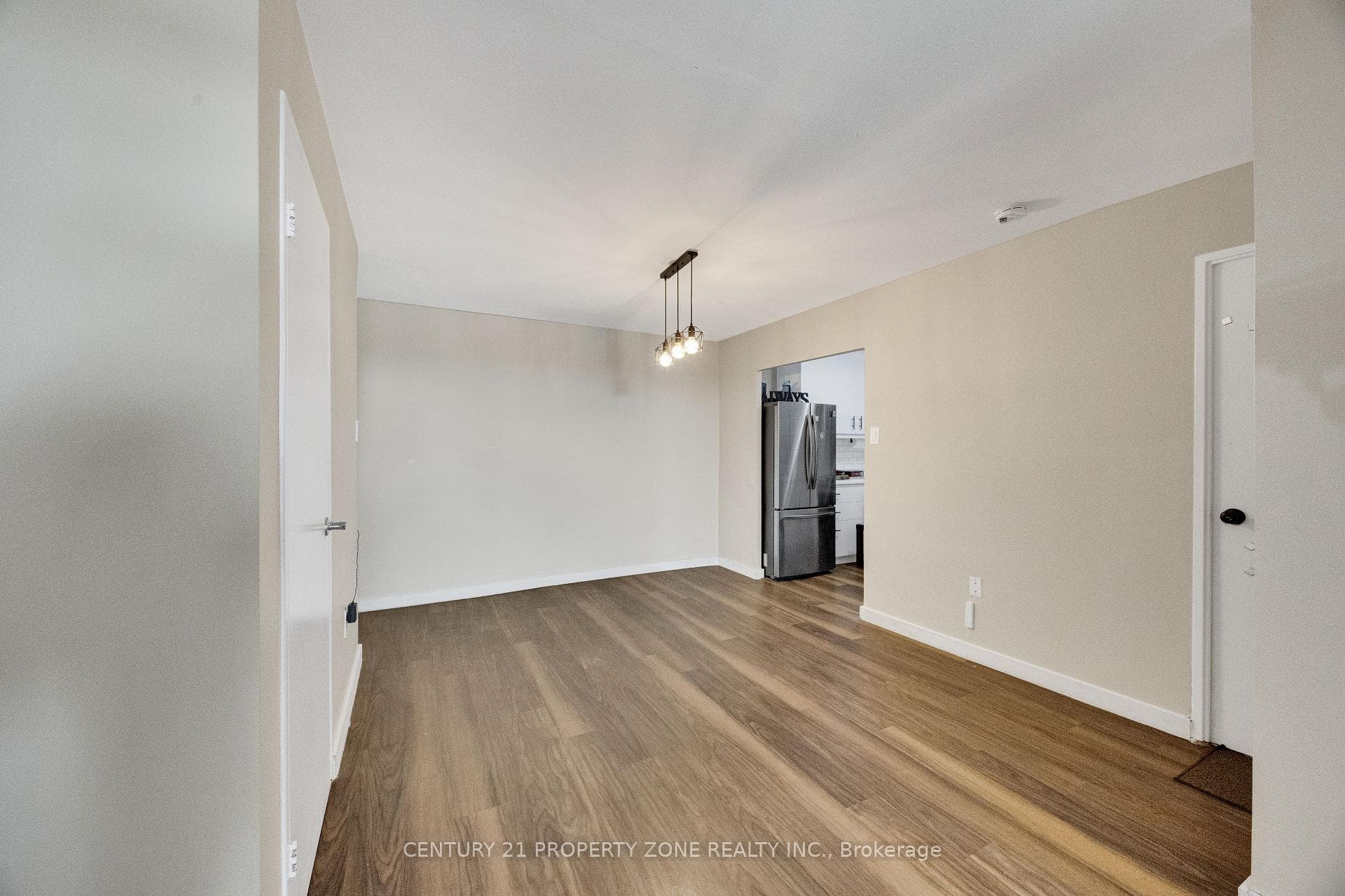 573 MORNINGTON Avenue Unit 907 photo 12