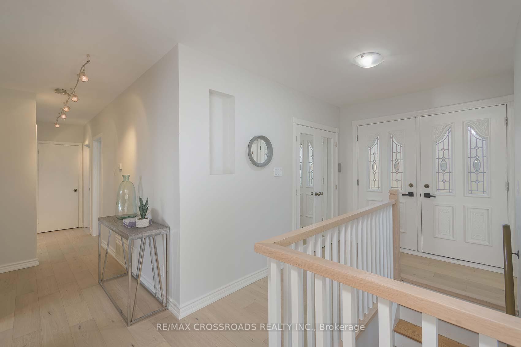 45 Delair Crescent photo 5