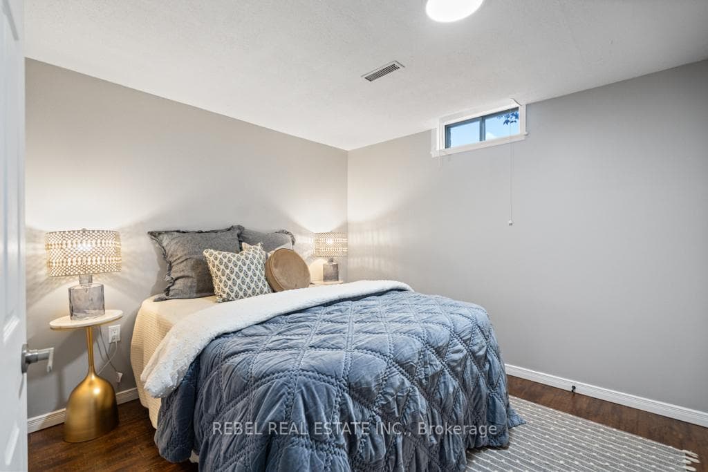 40 Inglis Avenue photo 31