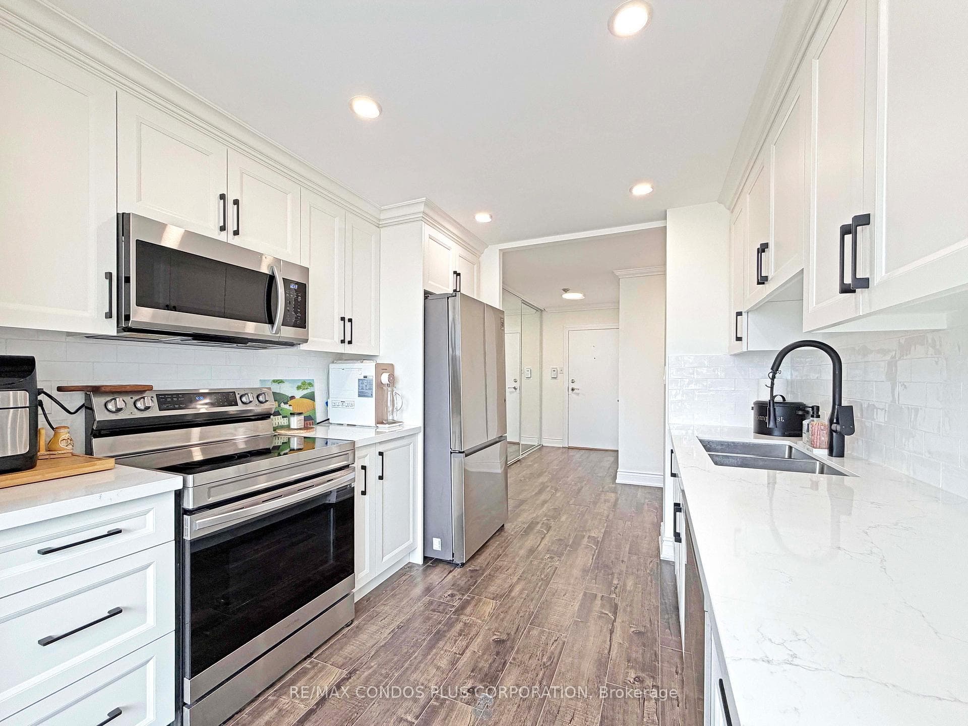 120 Promenade Circle Unit 1509 photo 10