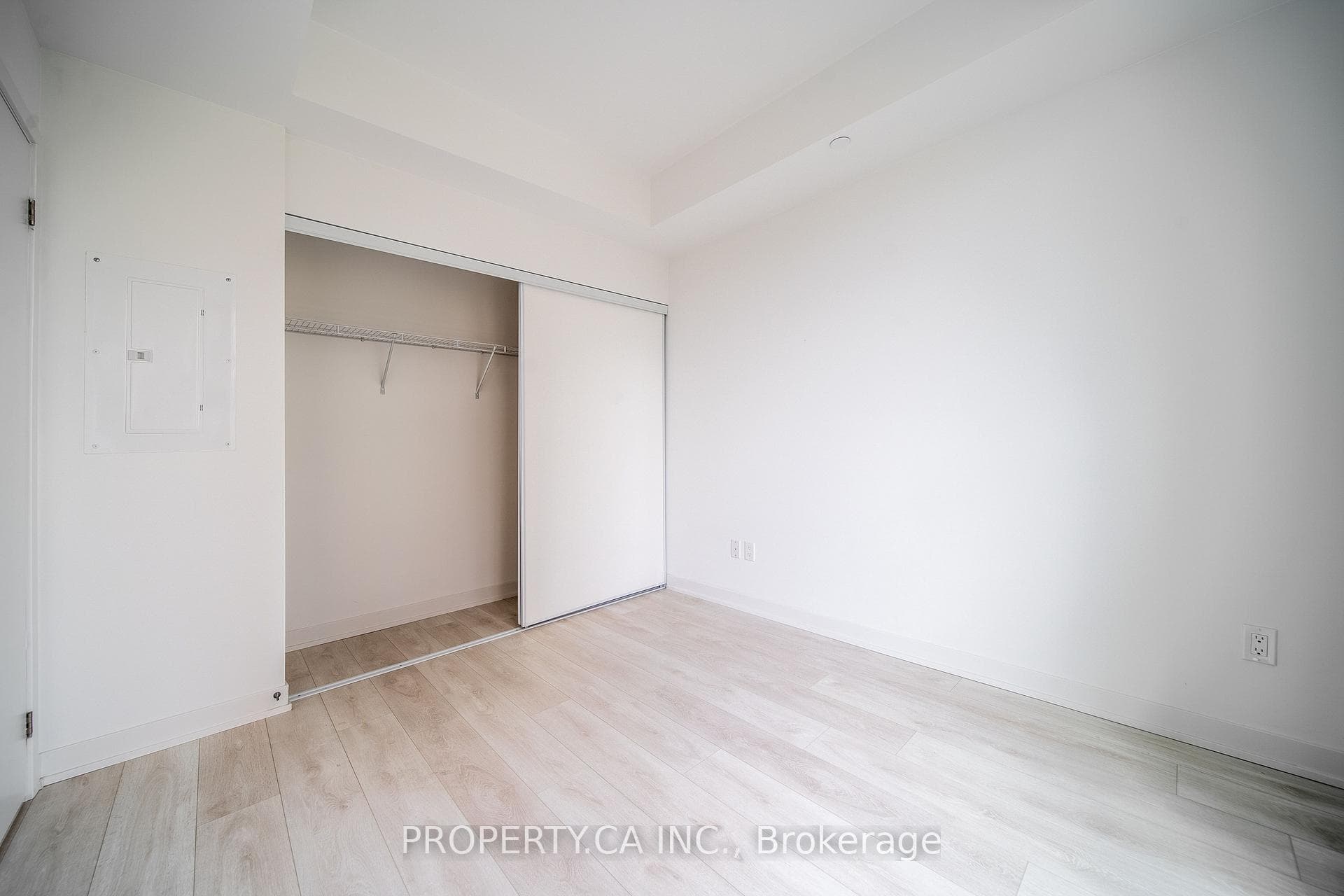 31 Tippett Road Unit 837 photo 24