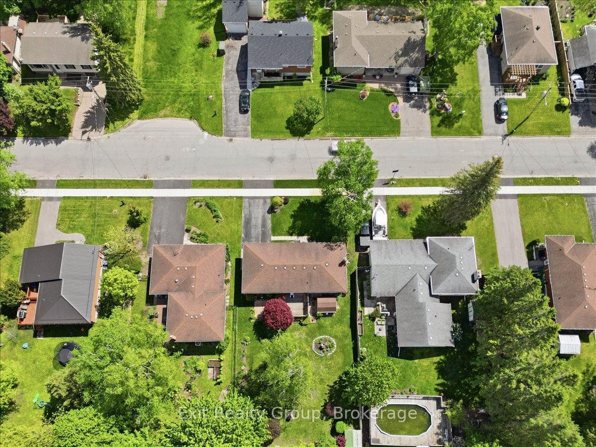 98 Division Street photo 38