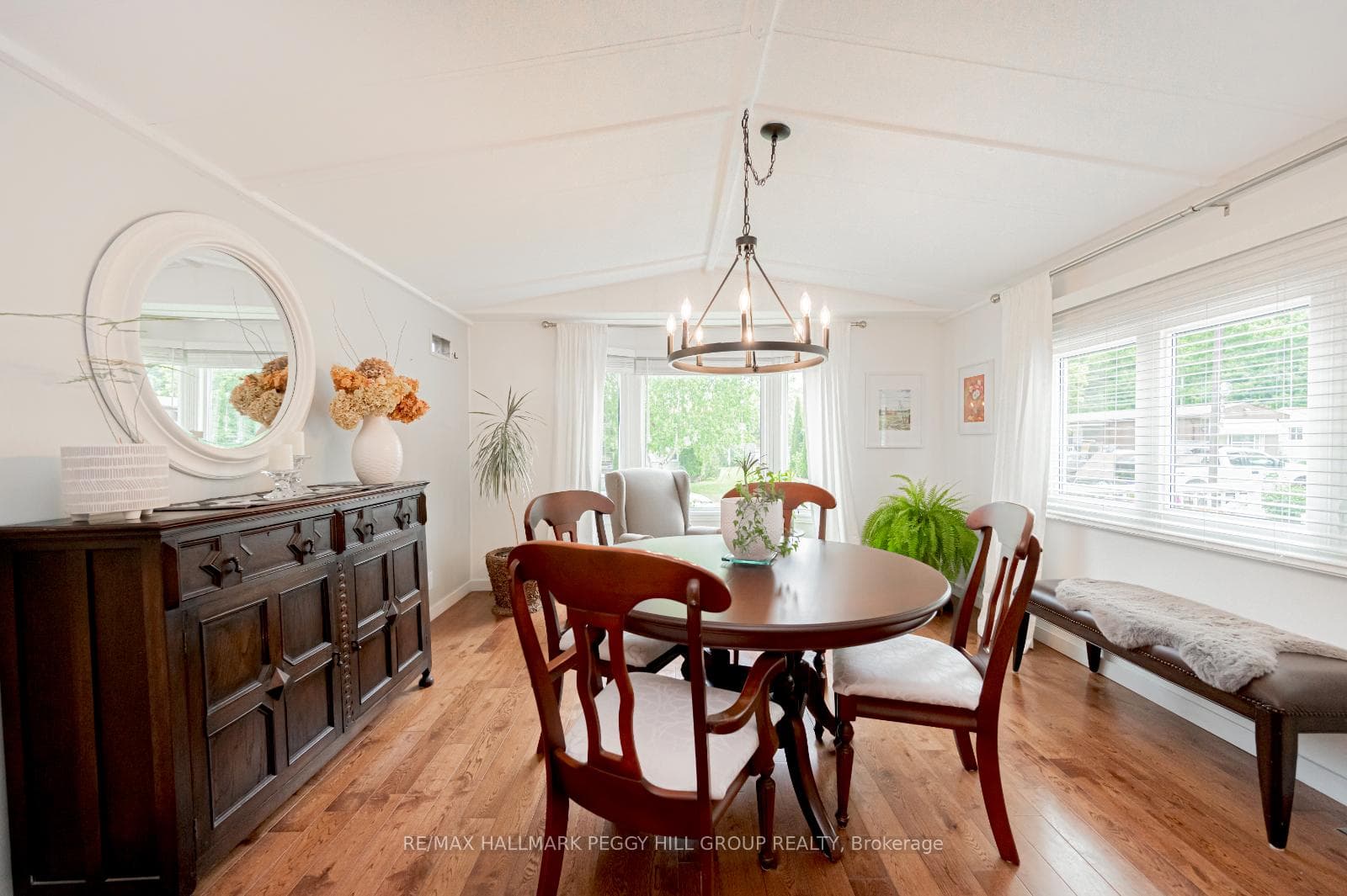 24 Maple Lane photo 13