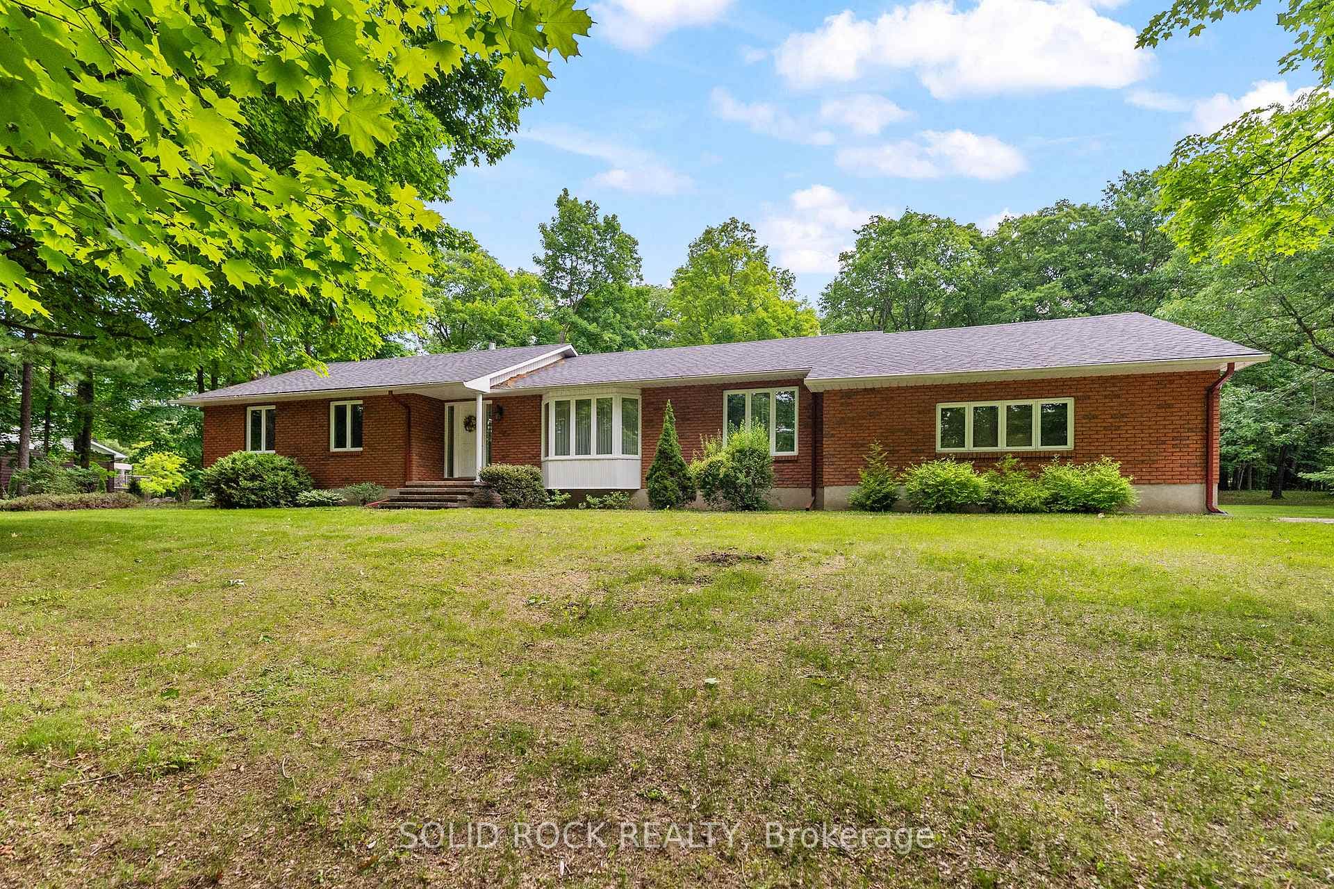 89 Woodridge Court photo 1