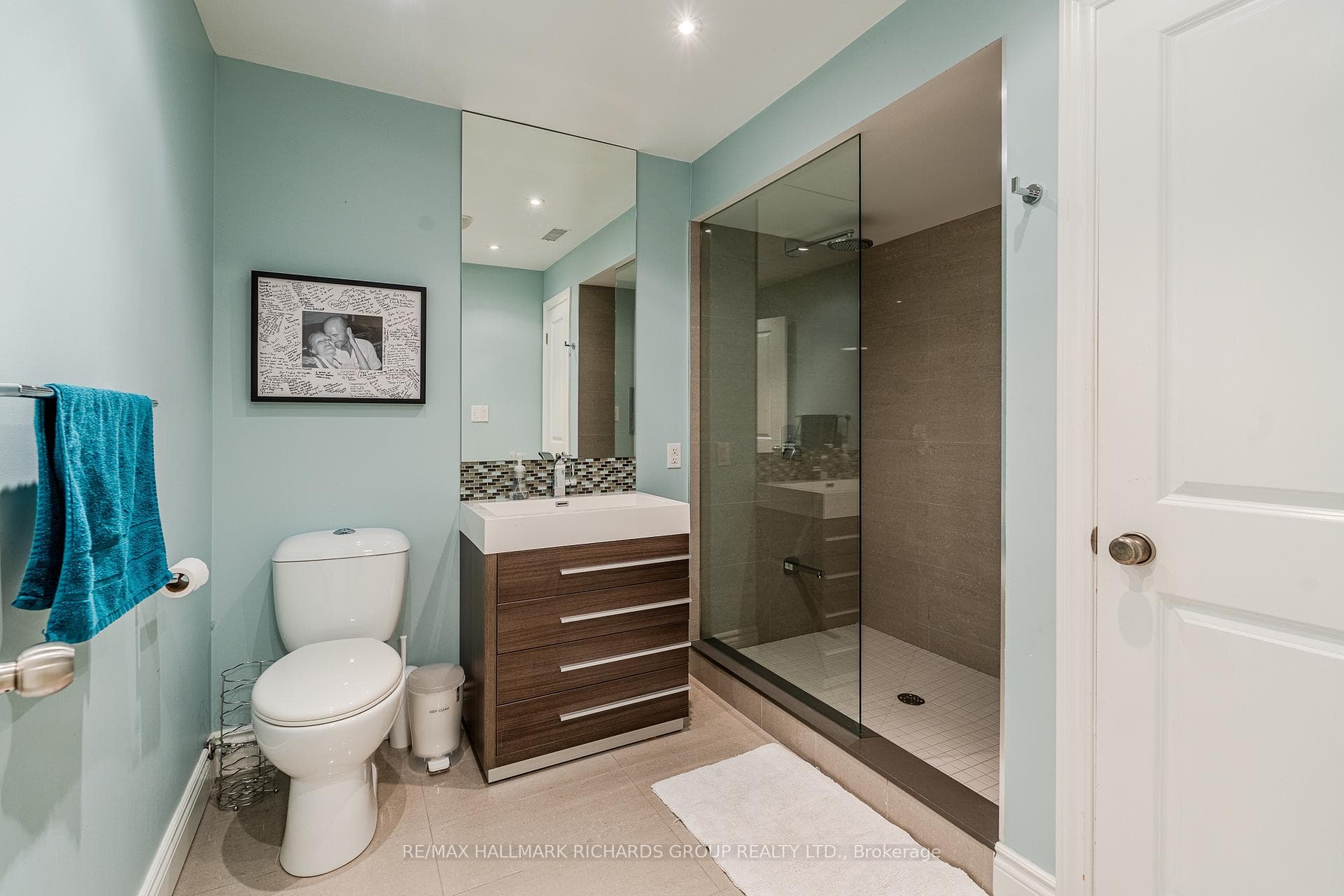 181 Blantyre Avenue photo 19