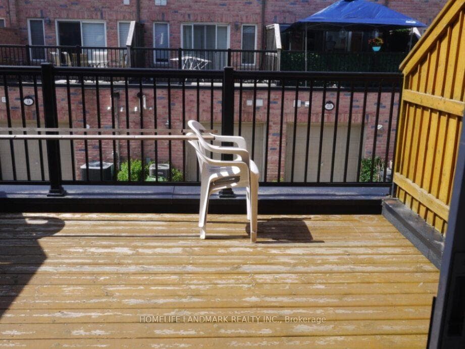 12 kawneer Terrace photo 14