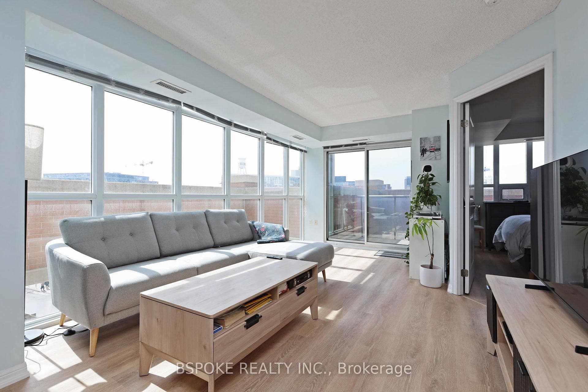 125 Western Battery Road Unit 610 photo 3