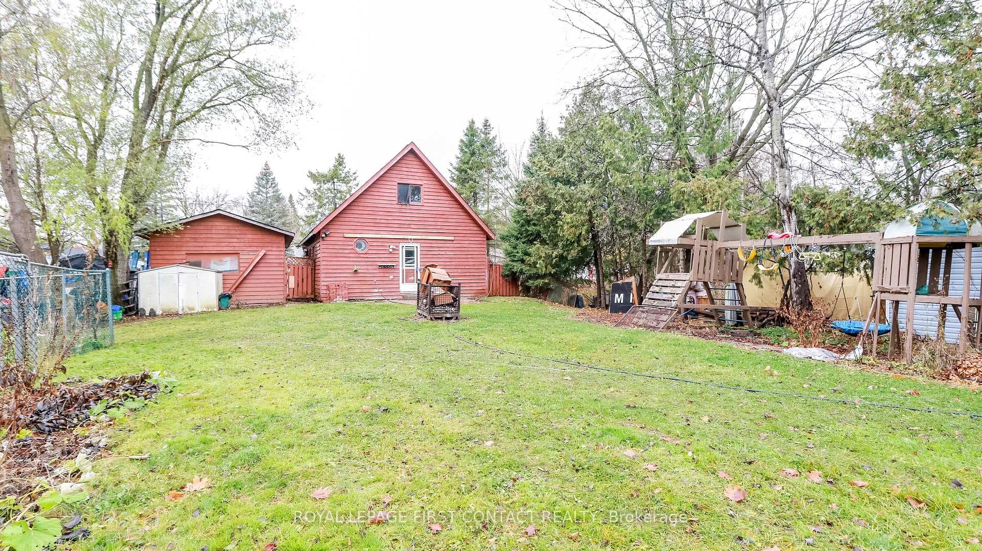 947 Gilmore Avenue photo 33
