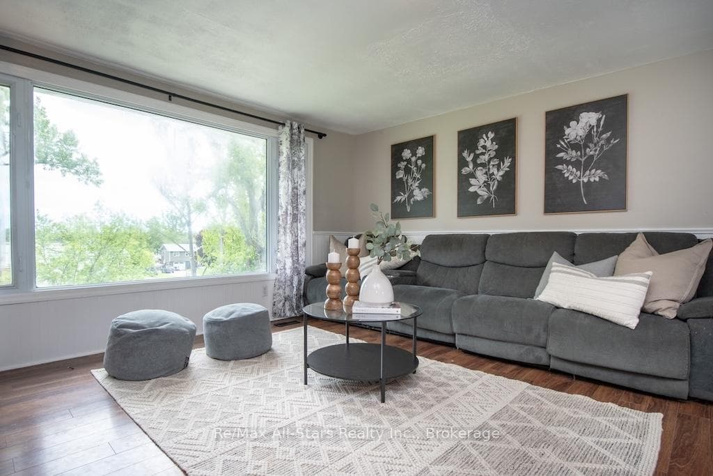 9 Riverside Drive photo 10