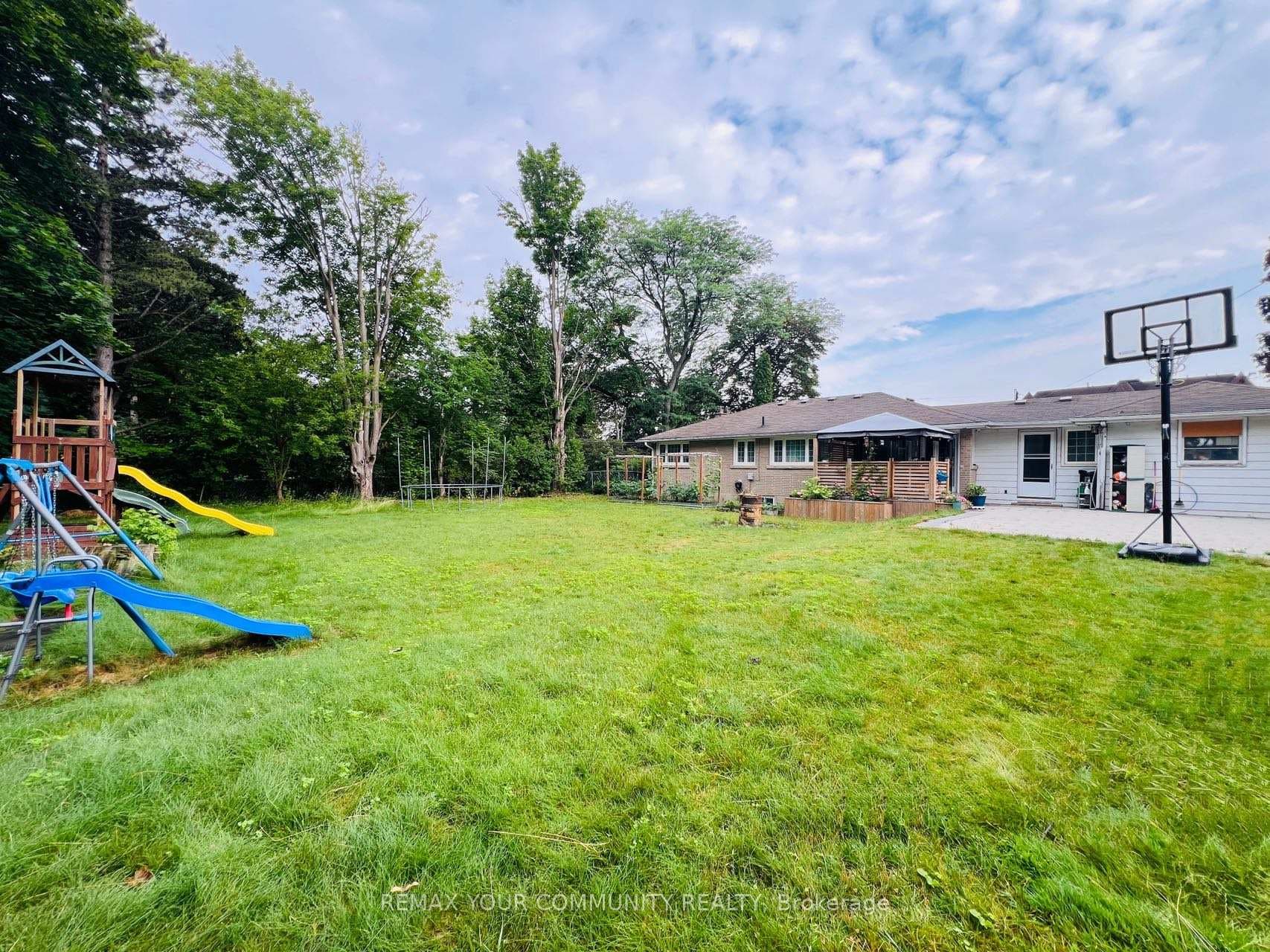 211 James Street photo 14