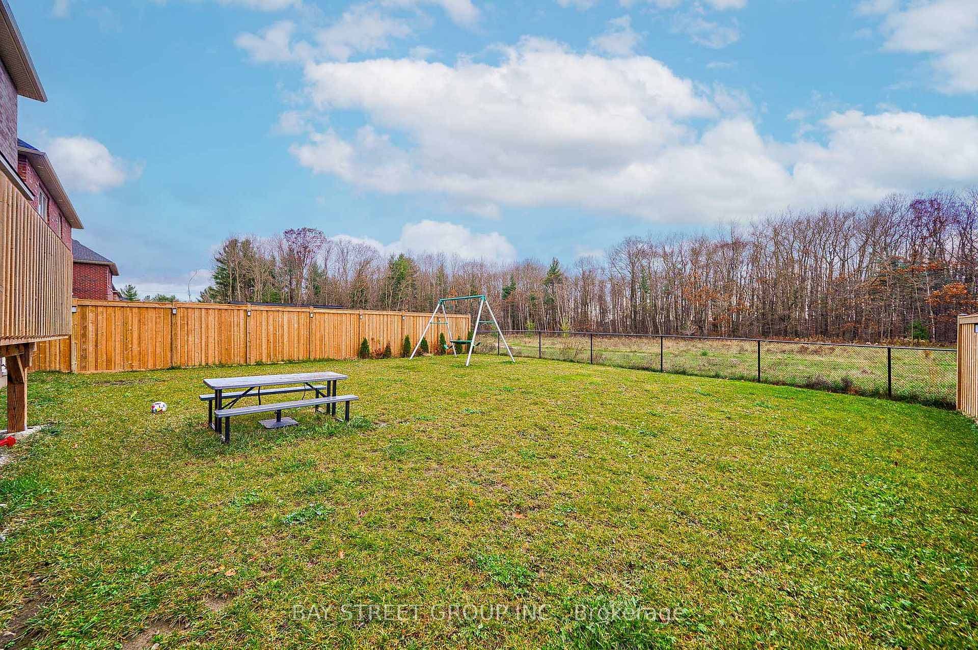 17 THOMPSON Way photo 37