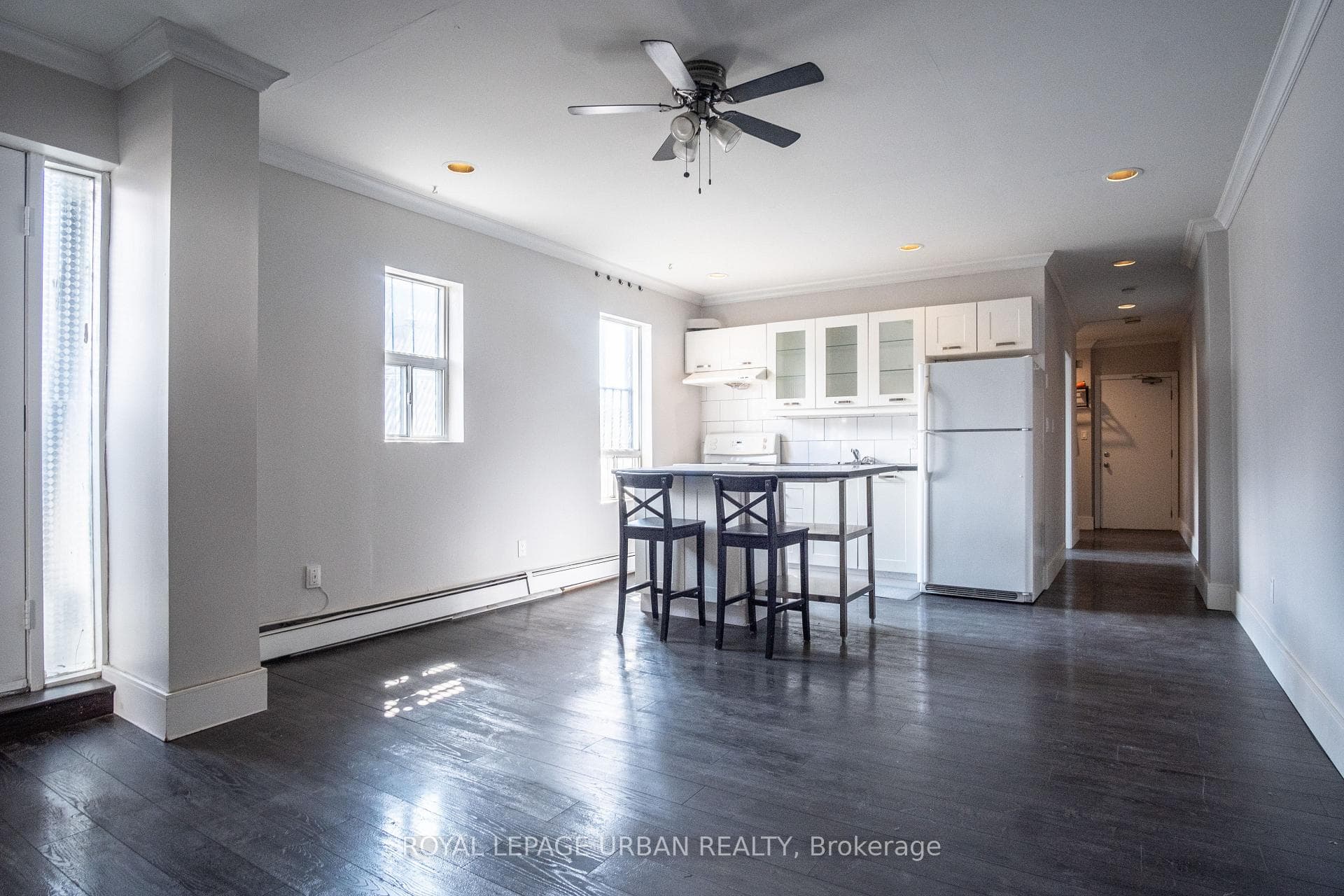 636 Danforth Avenue Unit 2 photo 6