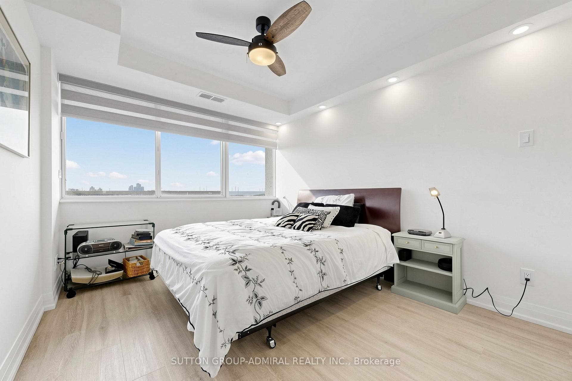 8111 Yonge Street Unit 1809 photo 23
