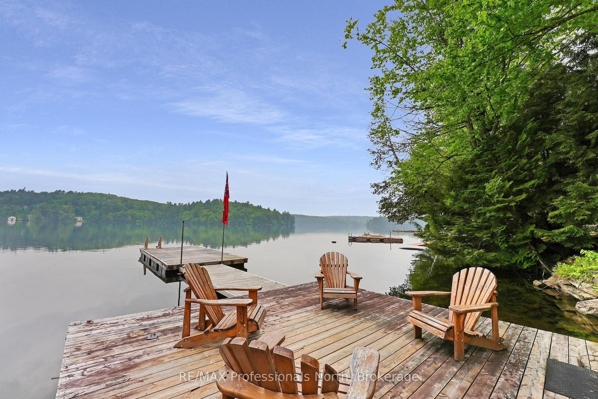 1093 Comak Crescent photo 5
