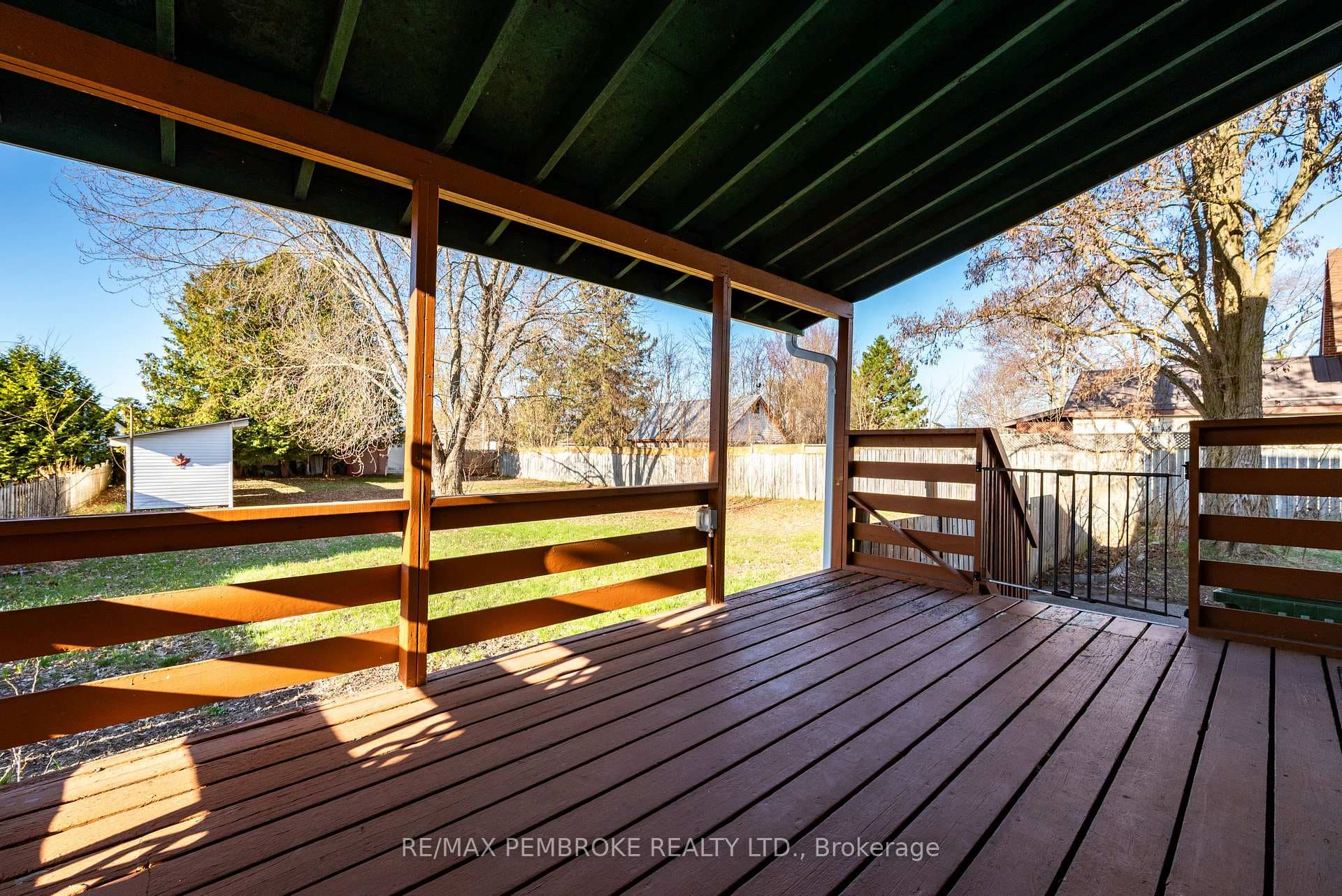 566 Perth Street photo 45