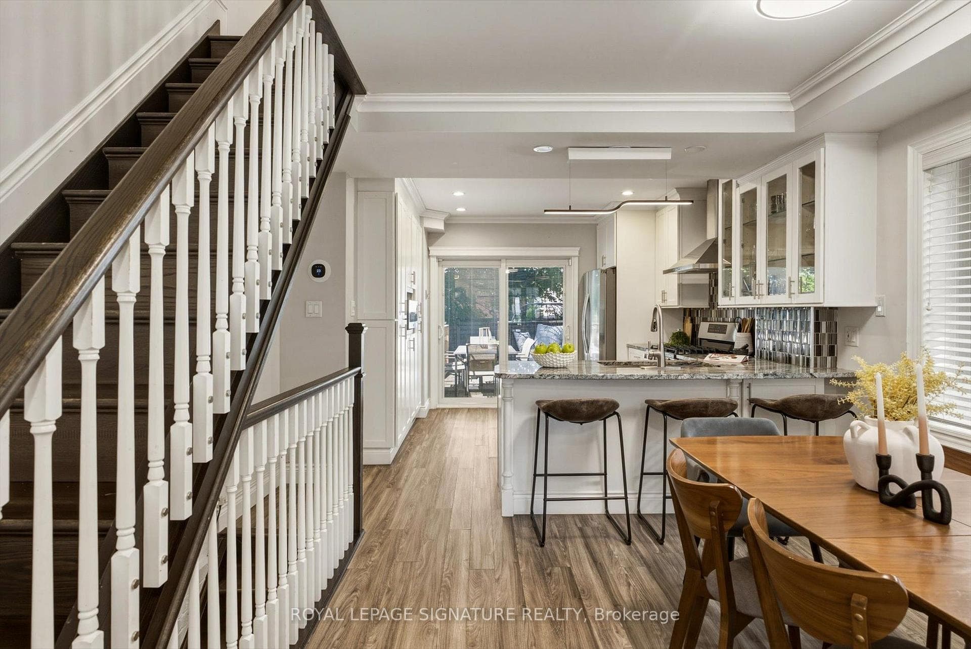 122 Holborne Avenue photo 12
