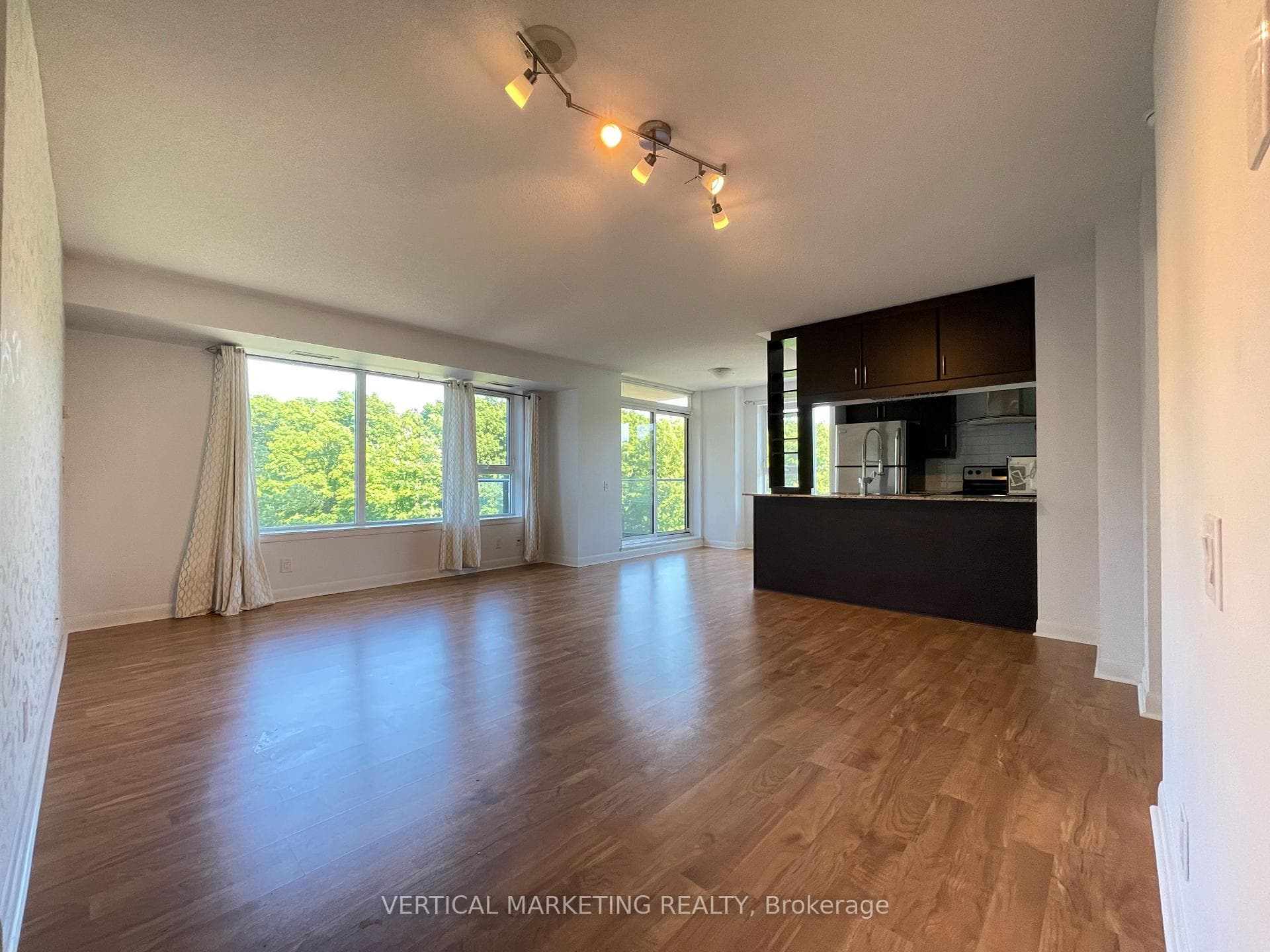 190 Borough Drive Unit 805 photo 3