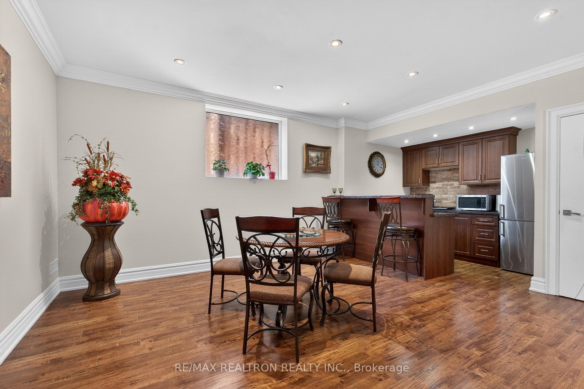 374 Elmwood Avenue photo 45