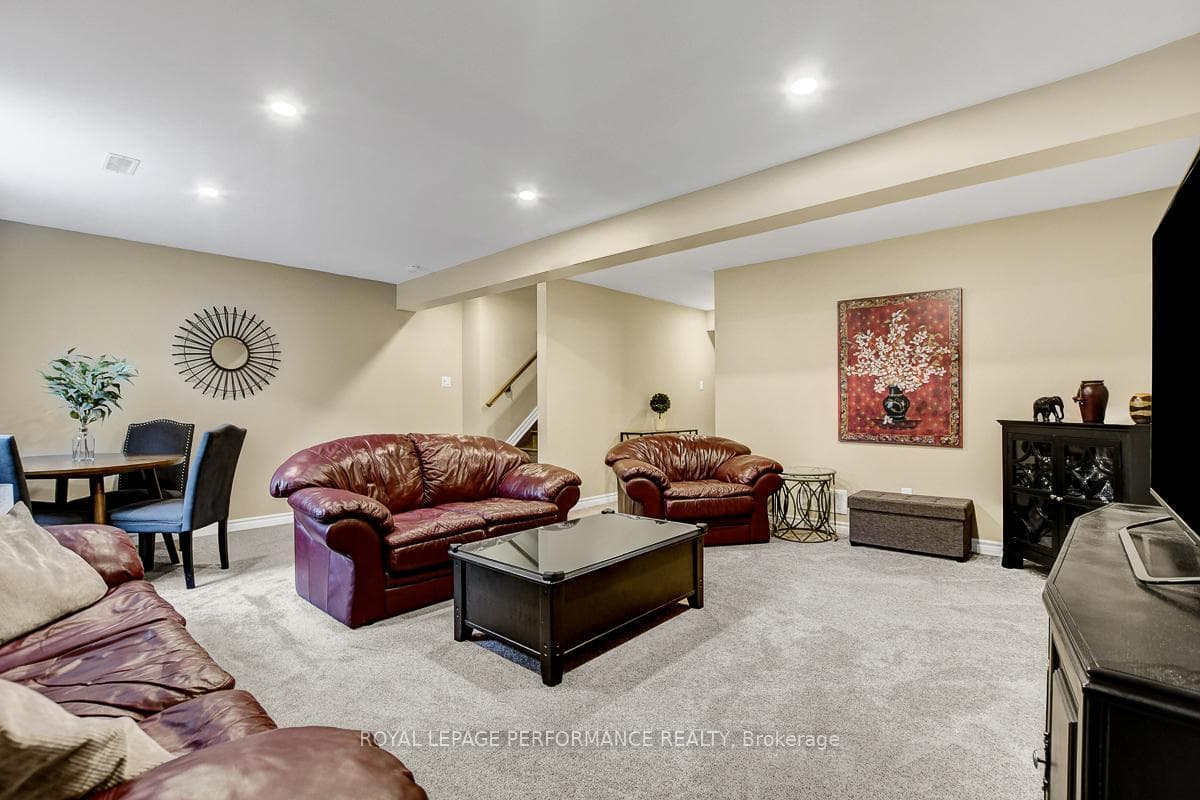 104 York Crossing photo 25