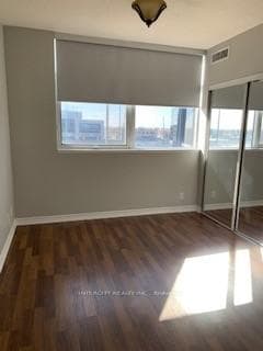 9225 Jane Street Unit 404 photo 10