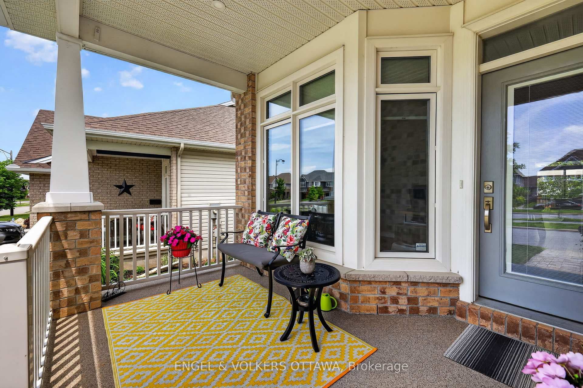 871 Tewin Circle photo 2
