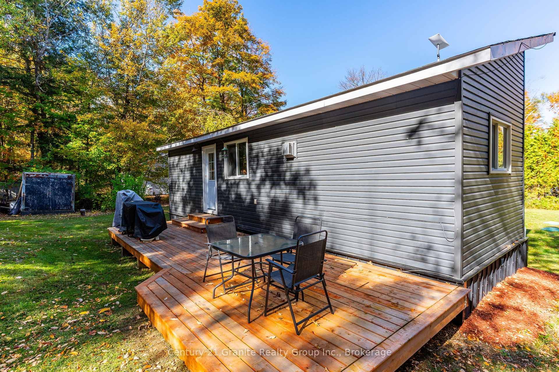 1297 Hamilton Road photo 20
