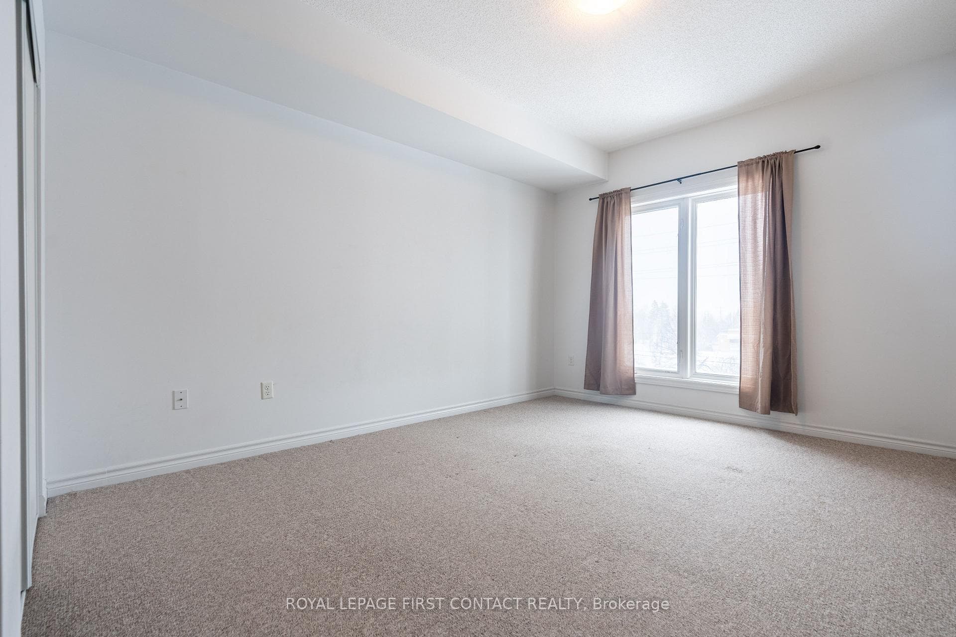 720 YONGE Street Unit 311 photo 9