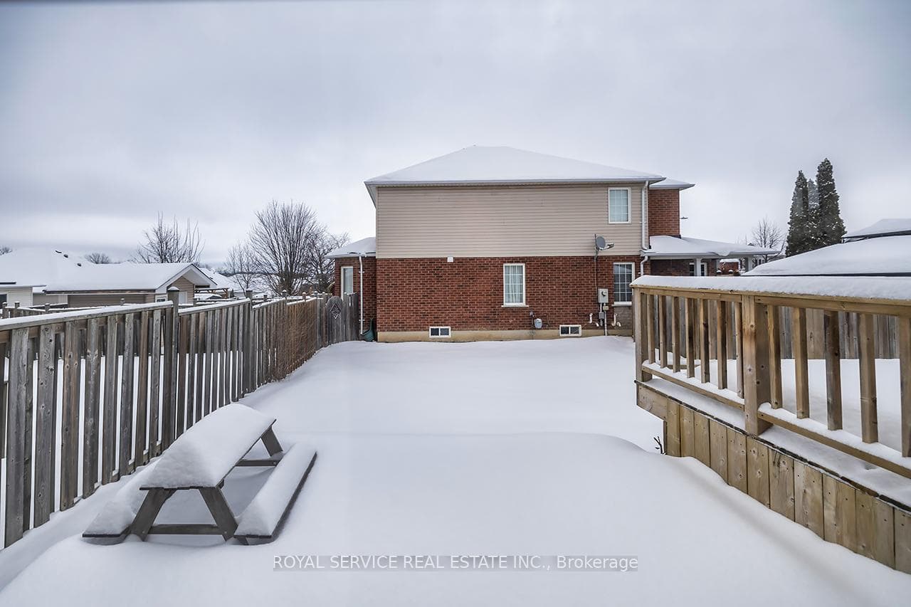 19 Brooking Street photo 32
