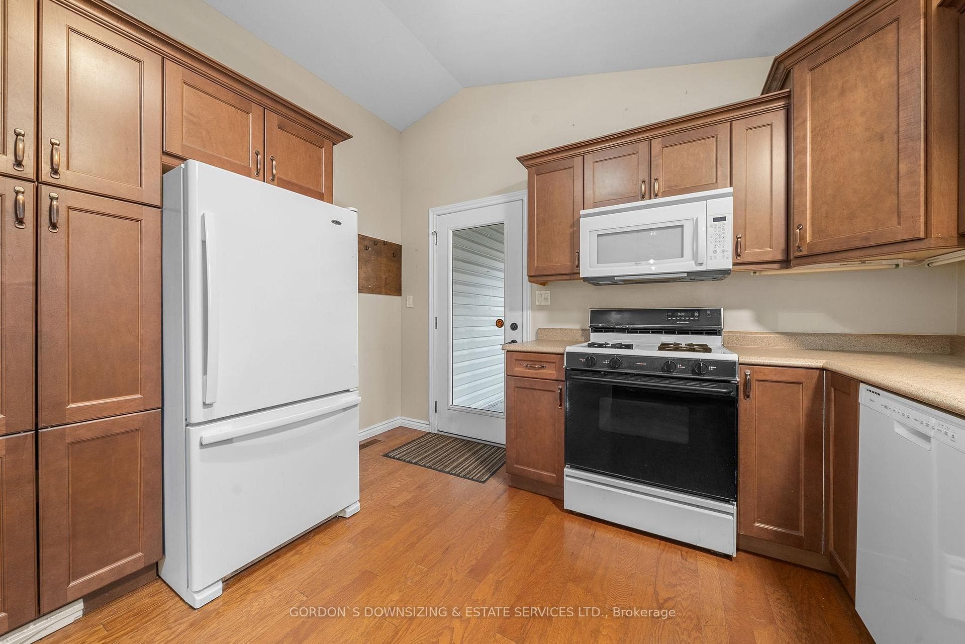 181 Victoria Avenue photo 12