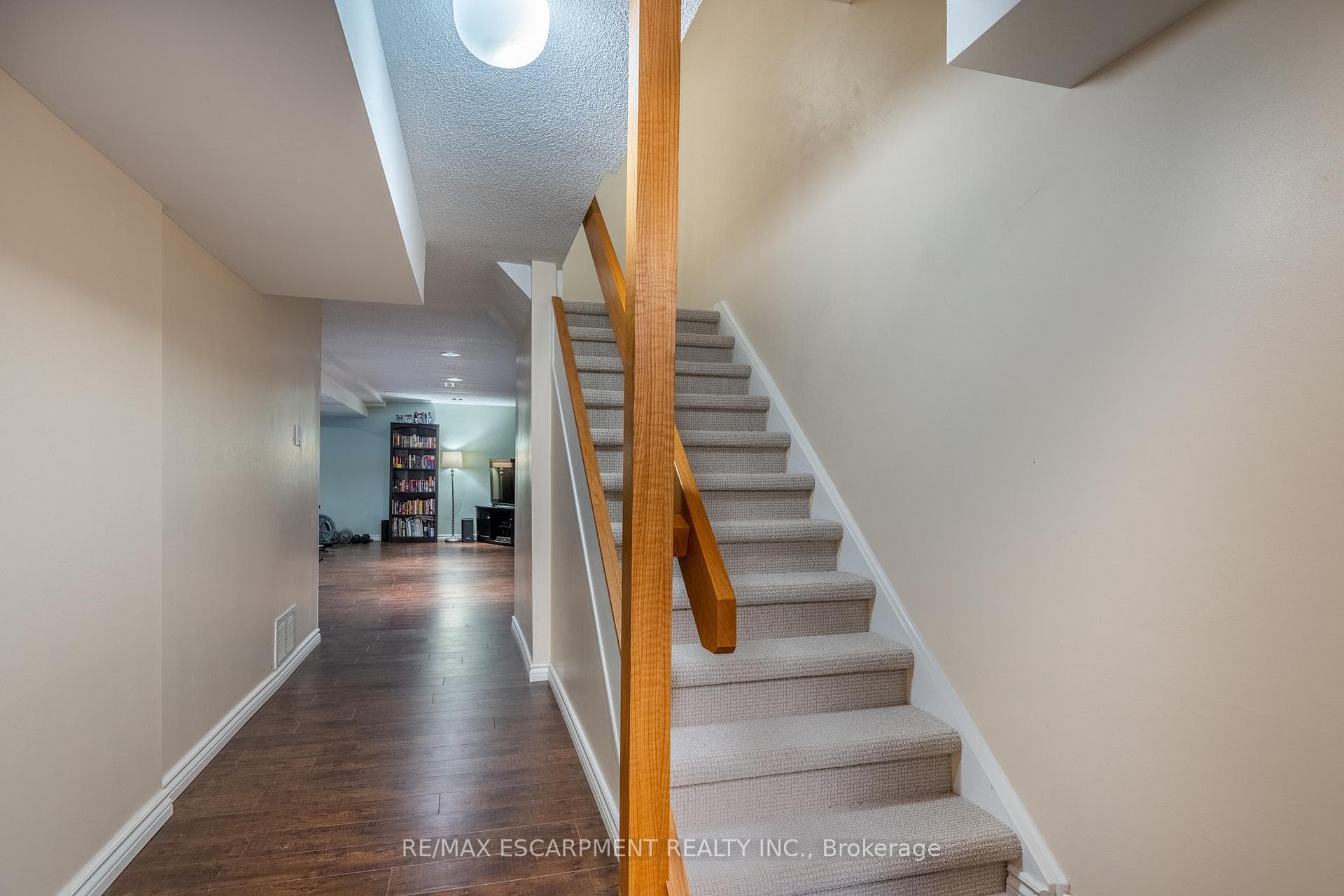 2301 Cavendish Drive Unit 141 photo 25