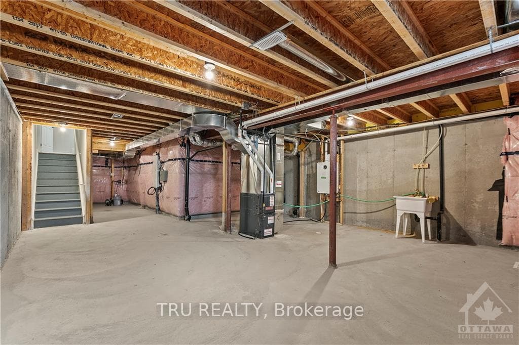 43 CASPIAN Row photo 26