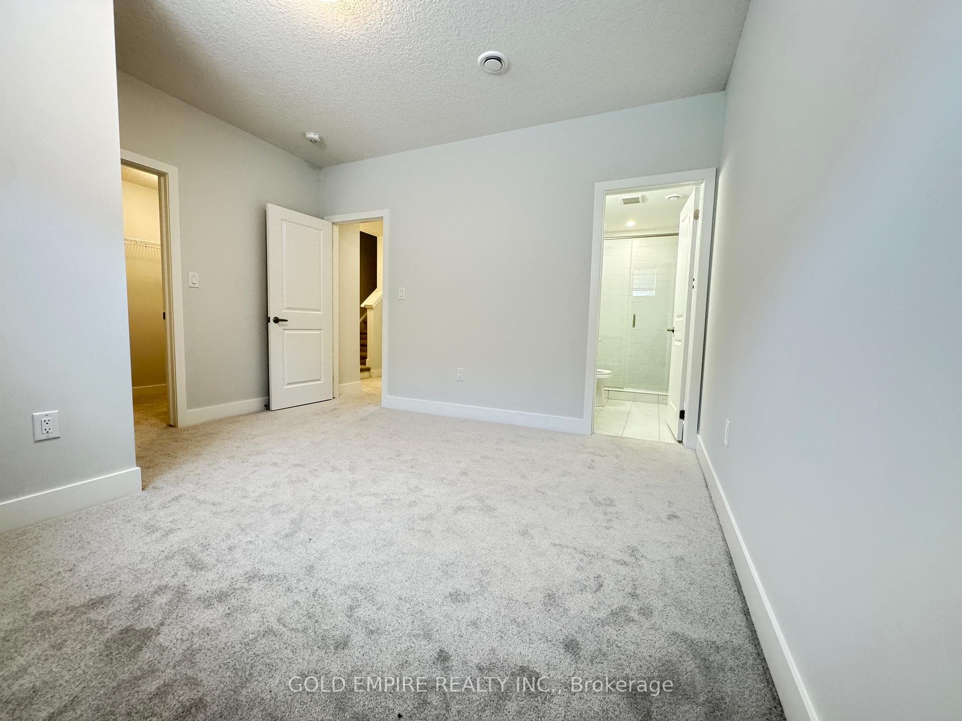 990 Deveron Crescent Unit 47 photo 24