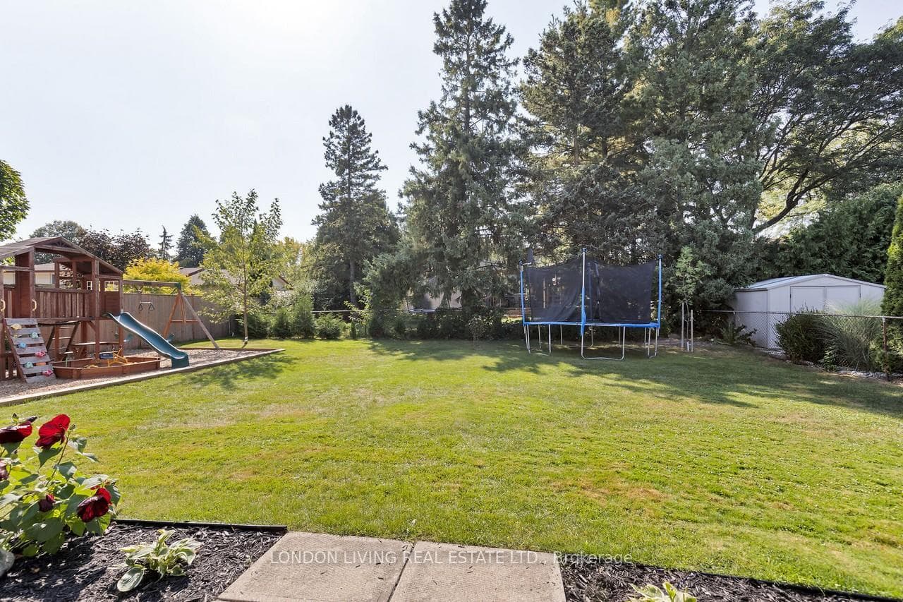 72 Lynngate Court photo 25