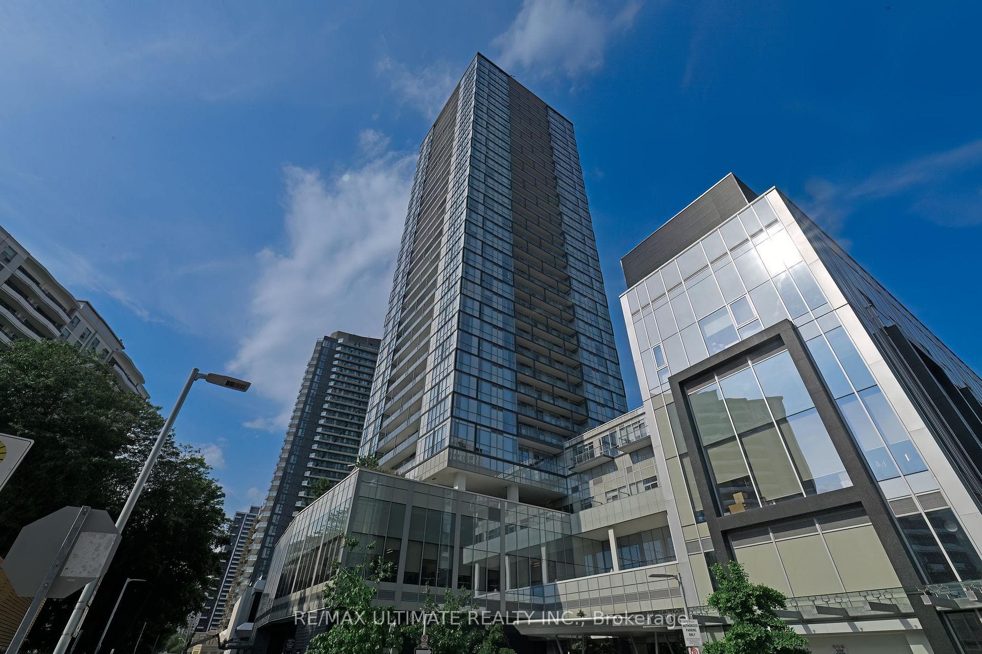 5180 Yonge Street Unit 901 photo 2