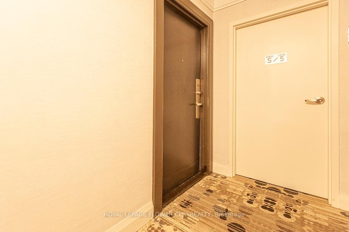 31 Four Winds Drive Unit 510 photo 8
