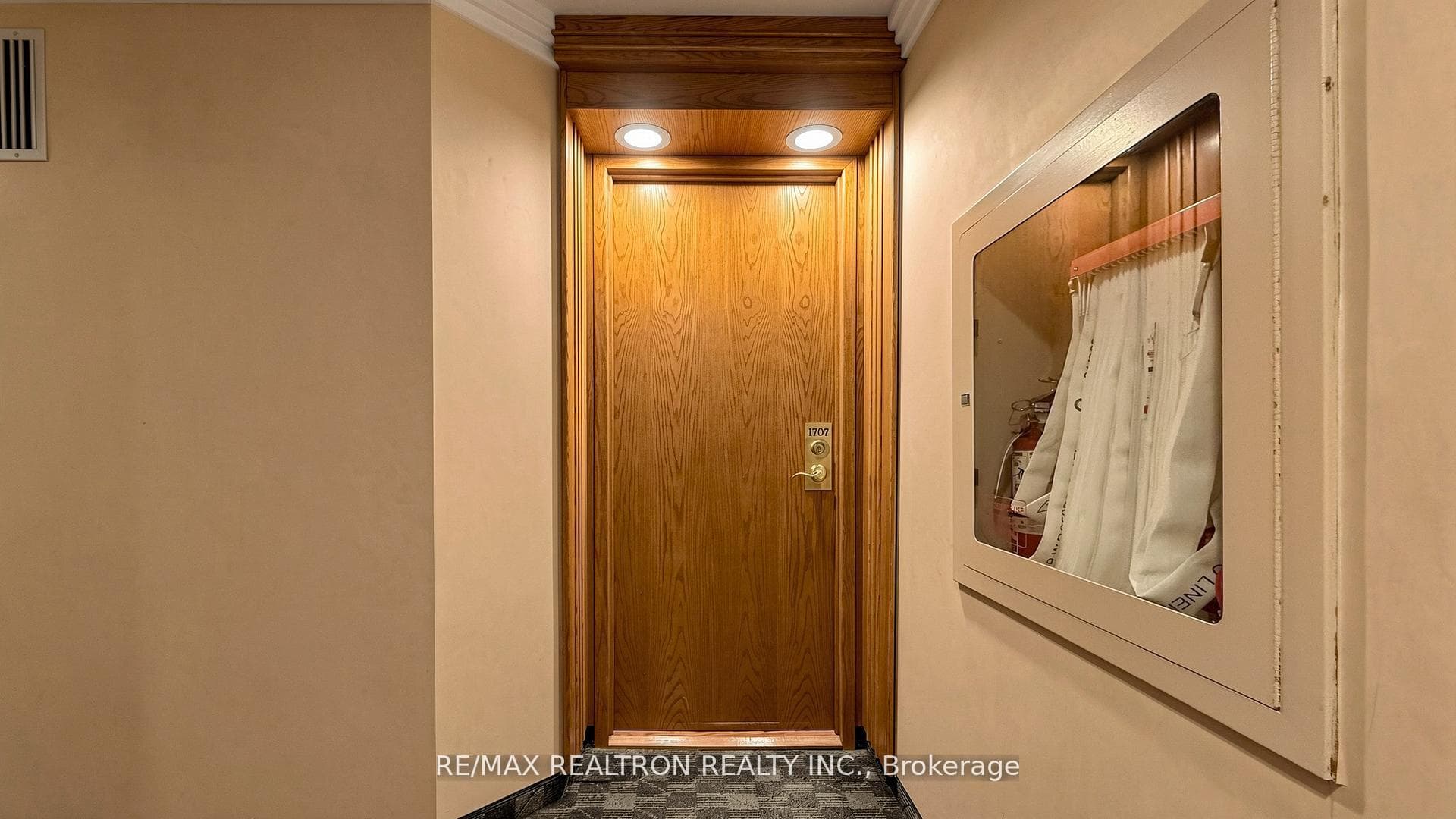 18 Hollywood Avenue Unit 1707 photo 7