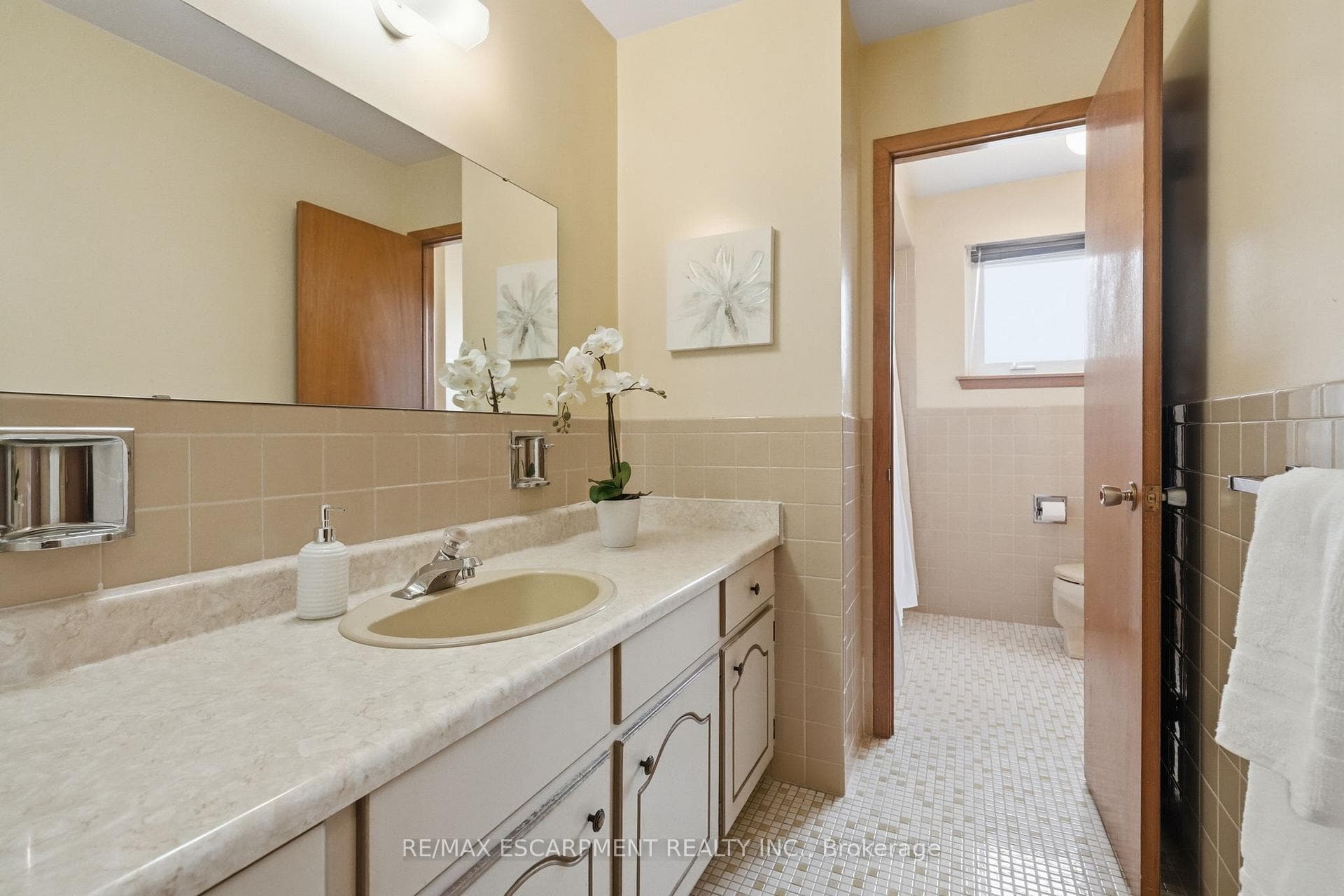 464 Louis Drive photo 27