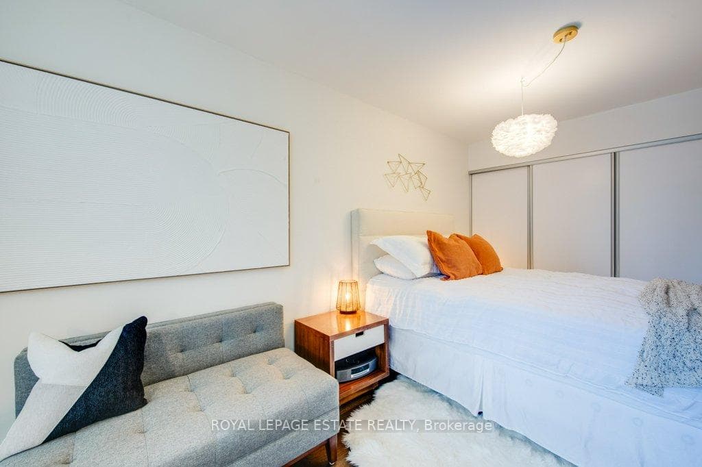 40 Scollard Street Unit 1102 photo 30