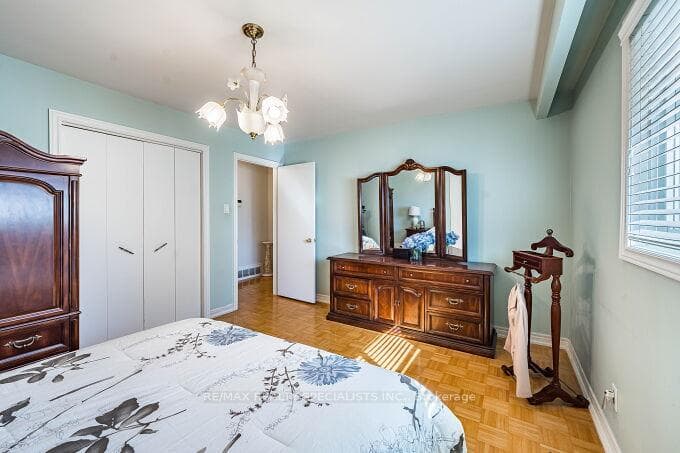 61 Brewster Crescent photo 21