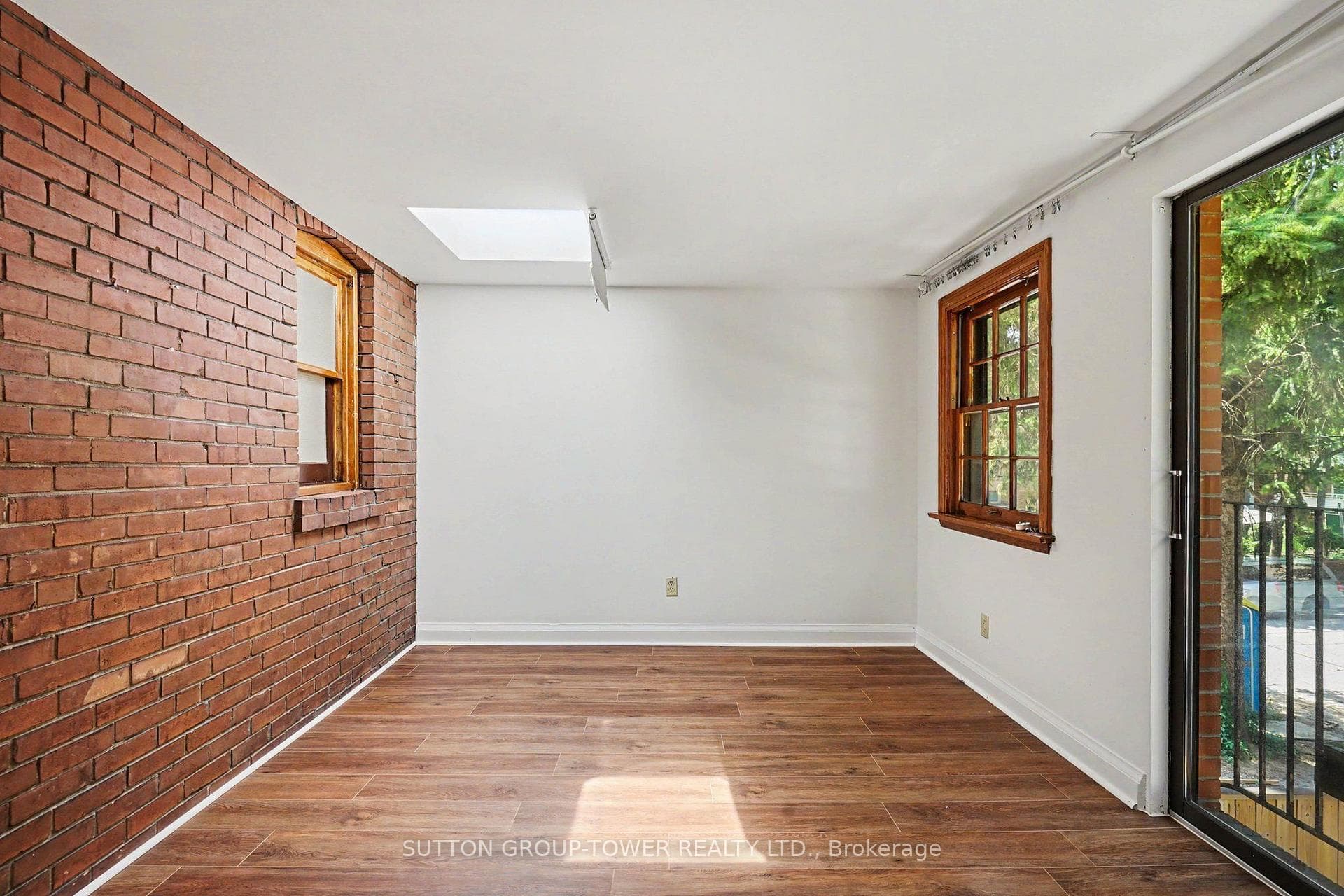 118 Castlefield Avenue photo 23