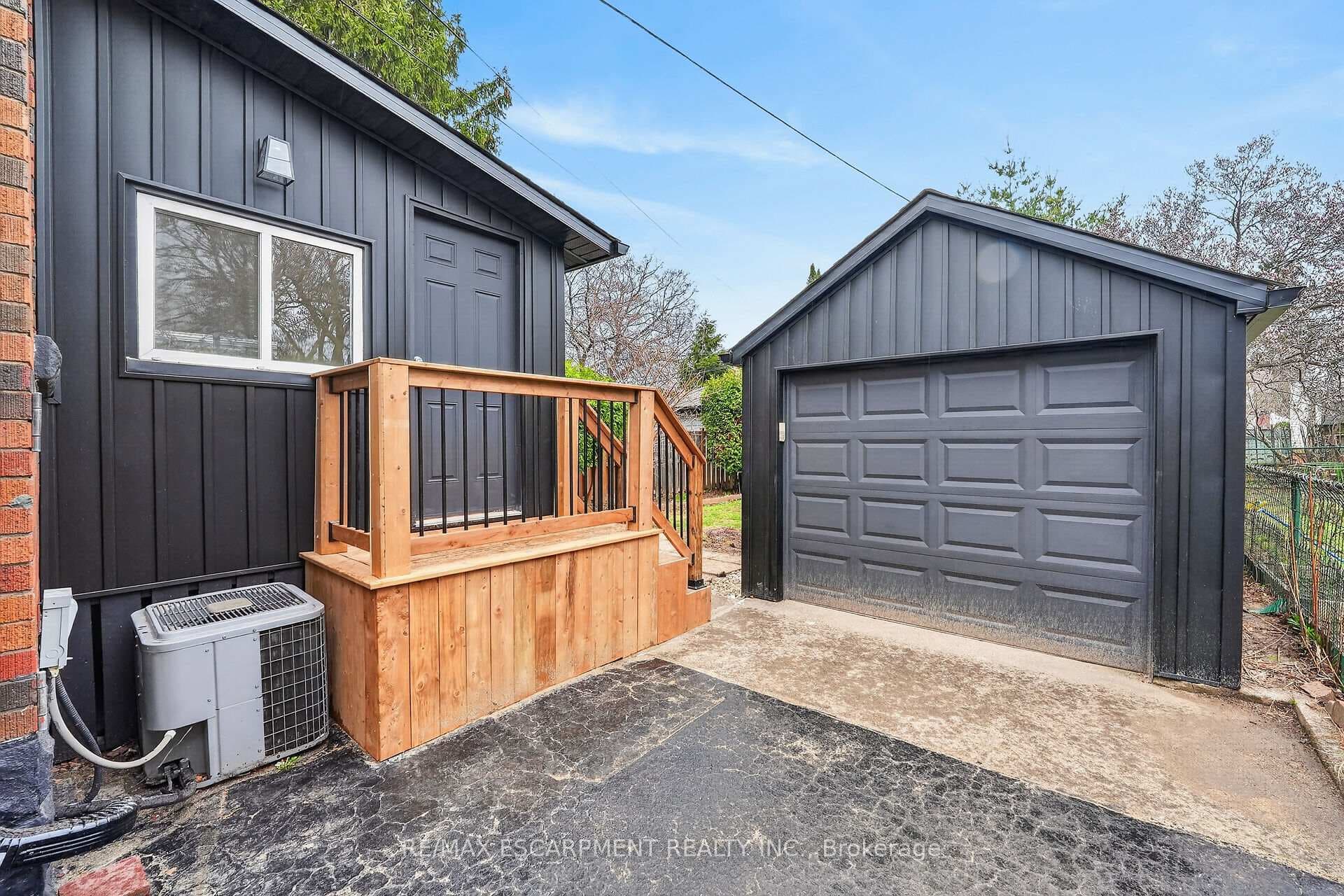 101 Houghton Avenue photo 32