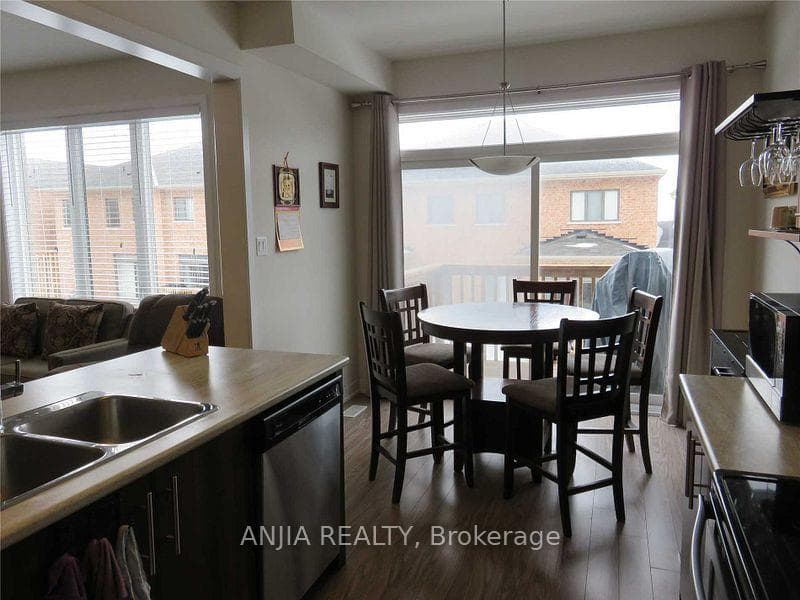 73 Barrister Avenue photo 6