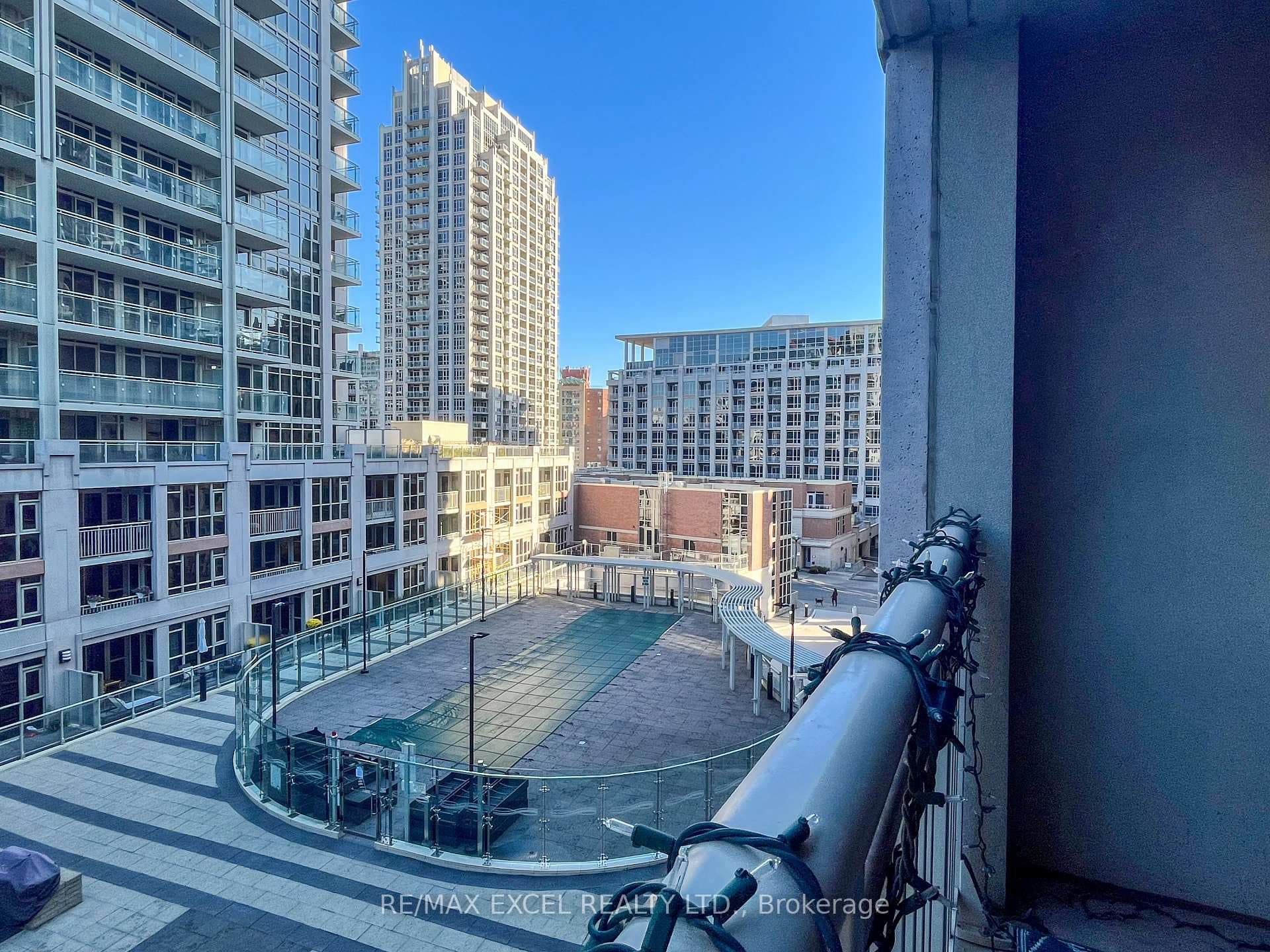 35 Bastion Street Unit 720 photo 5