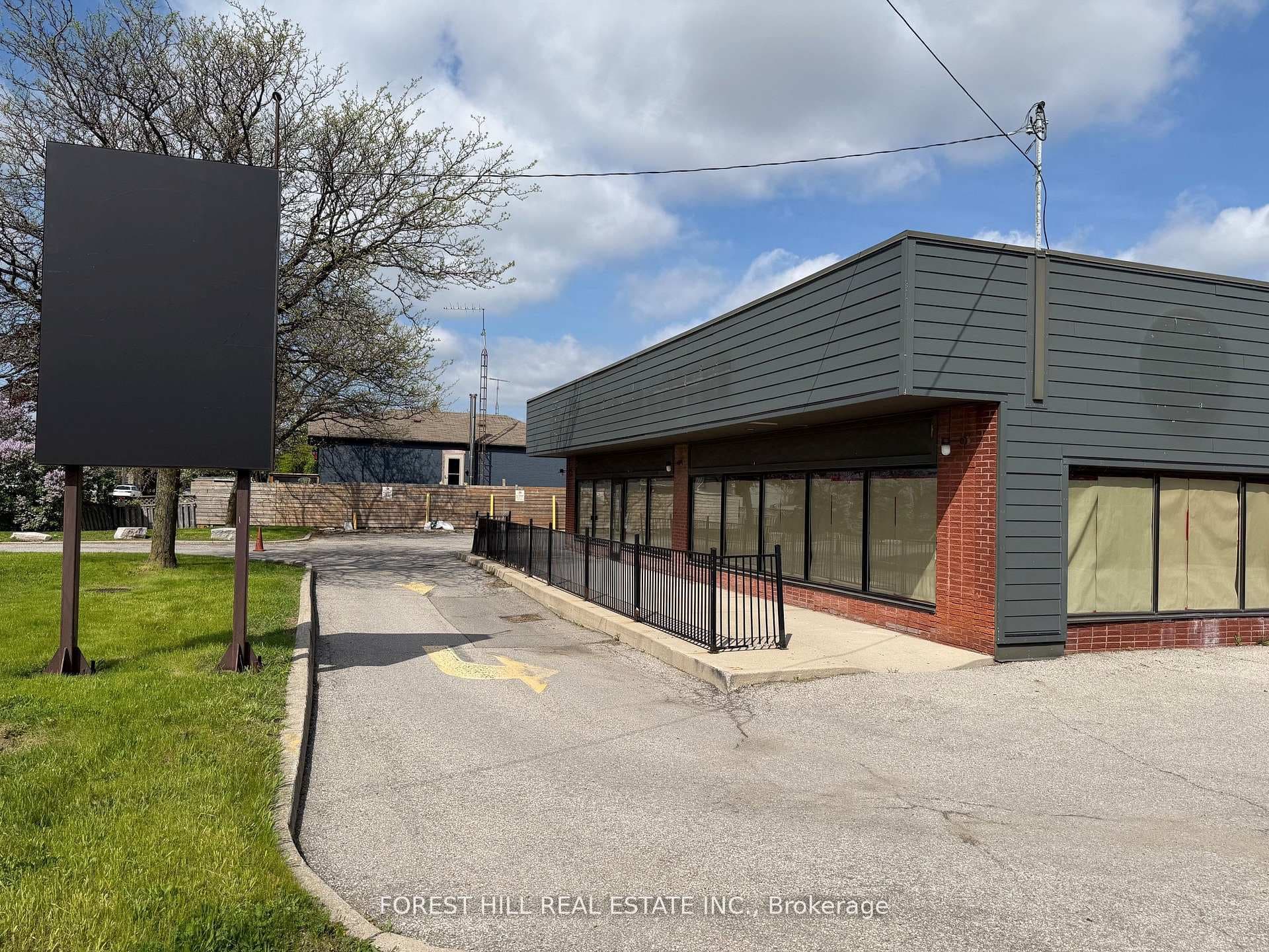 374 Evans Avenue photo 6