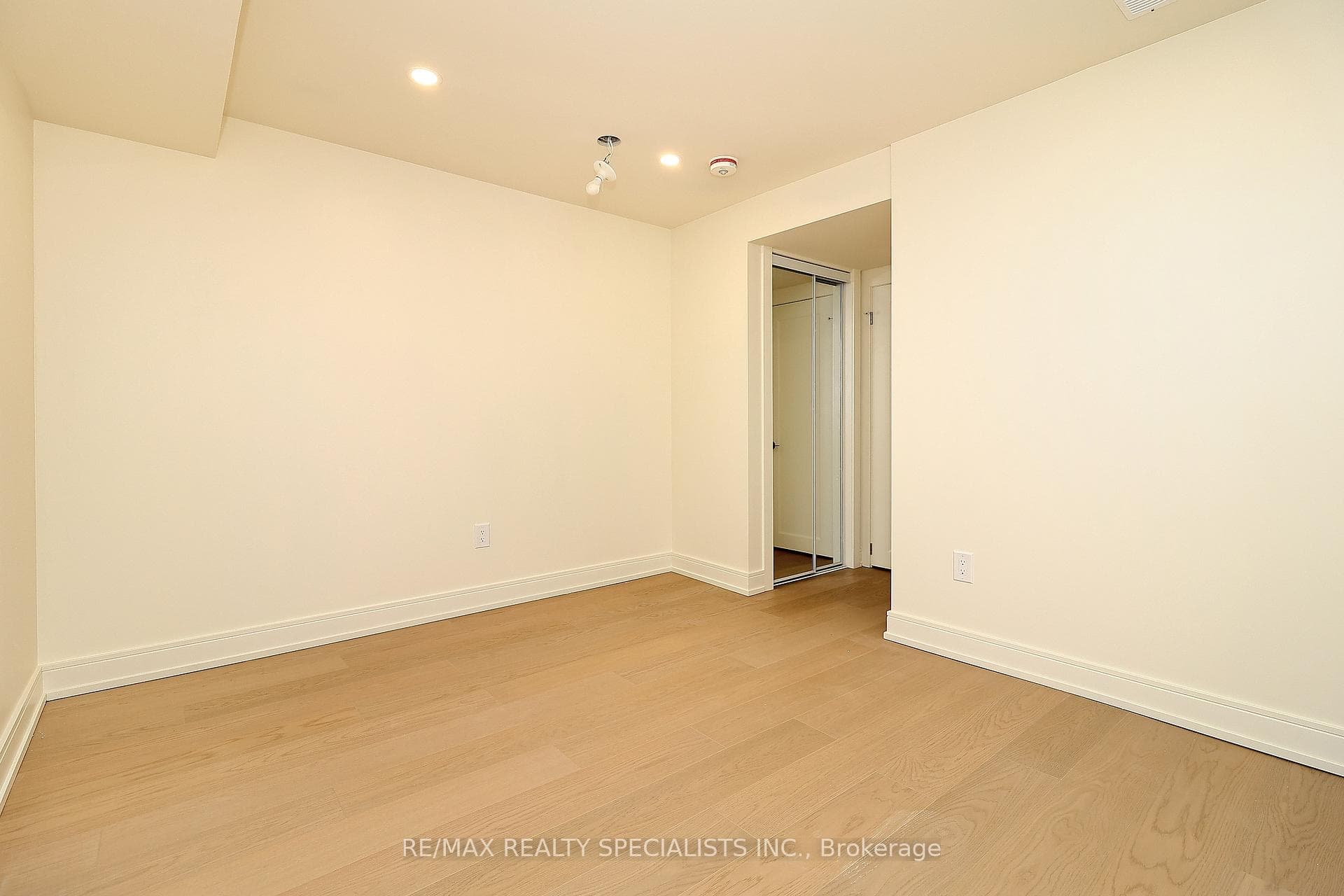 5815 Rainspring Drive photo 12