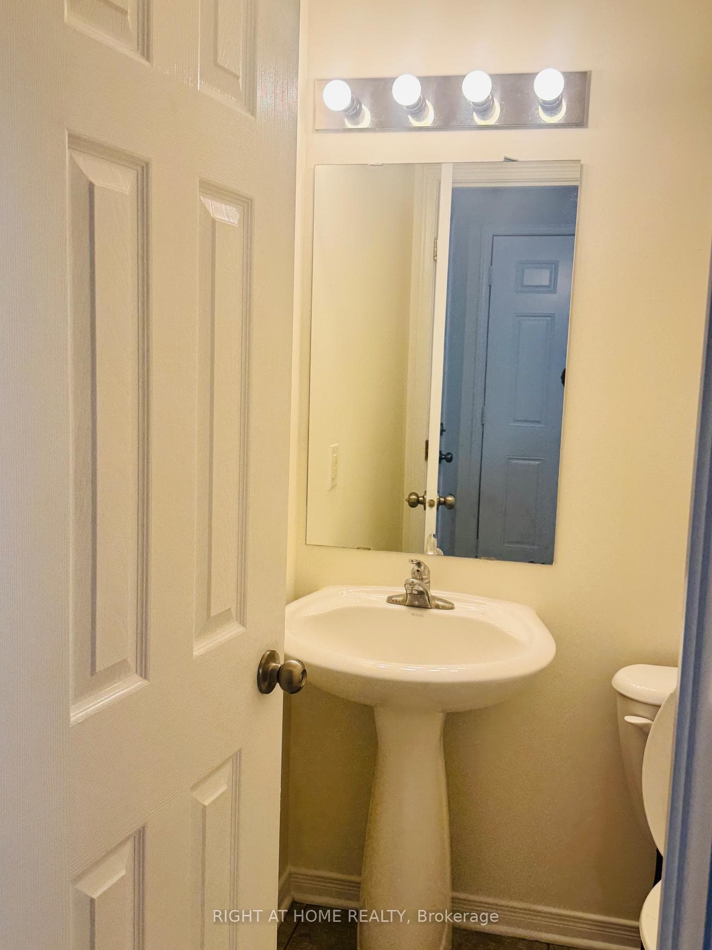 1069 Marconi Avenue photo 3