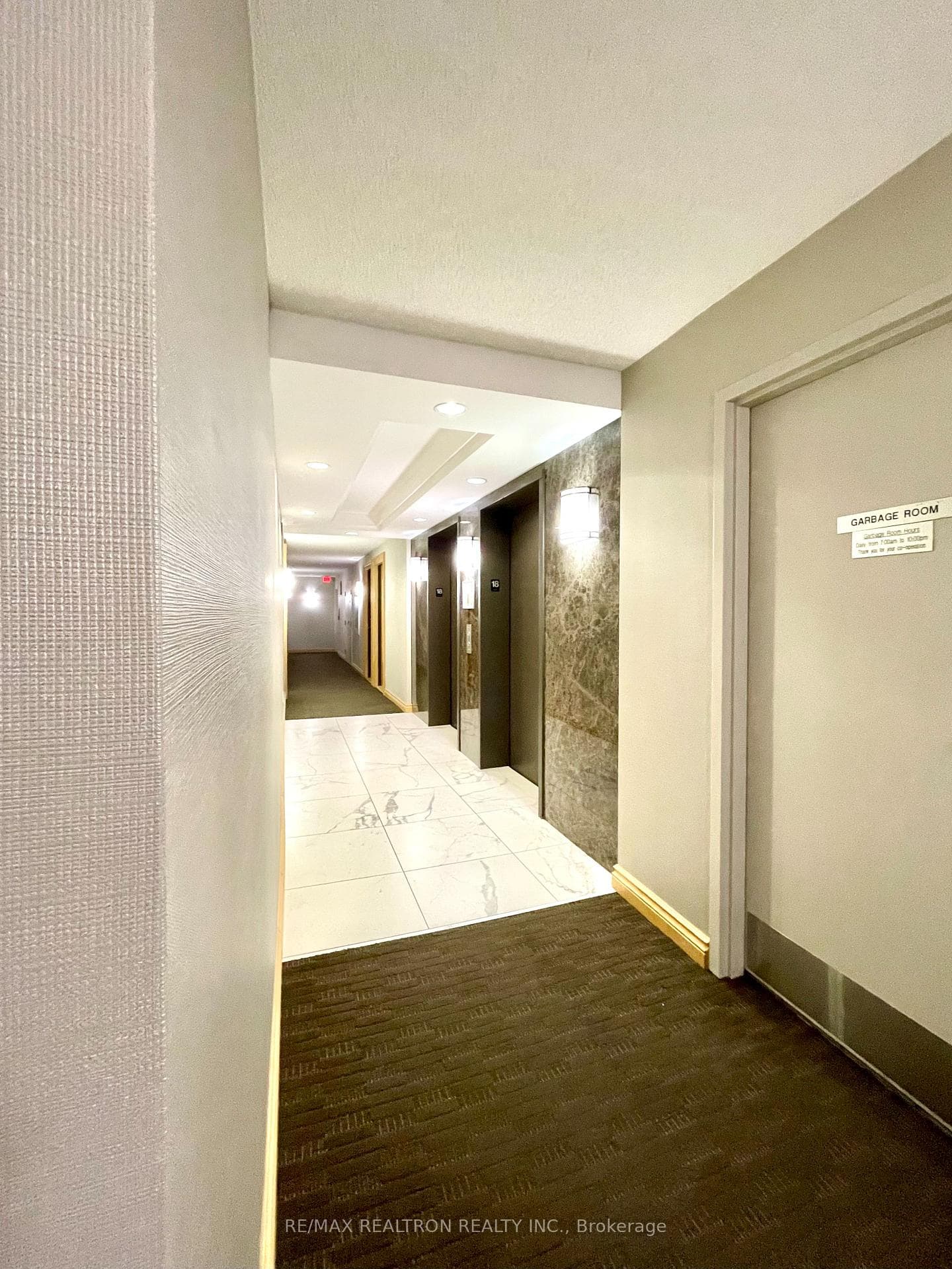 212 Eglinton Avenue Unit 1802 photo 12