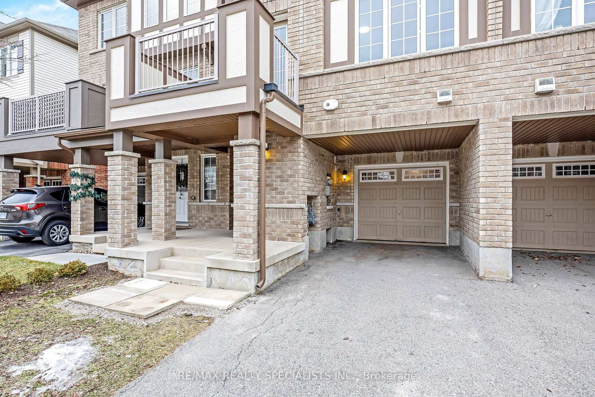 121 Frost Court photo 2